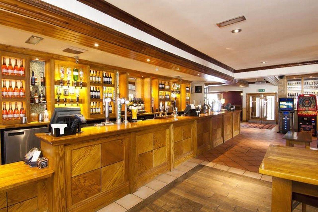 Premier Inn Huddersfield Central Extérieur photo