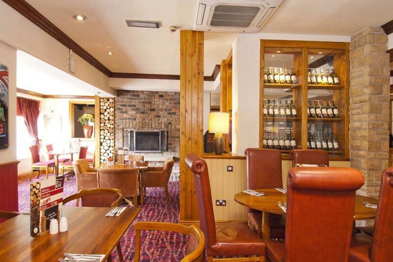 Premier Inn Huddersfield Central Extérieur photo