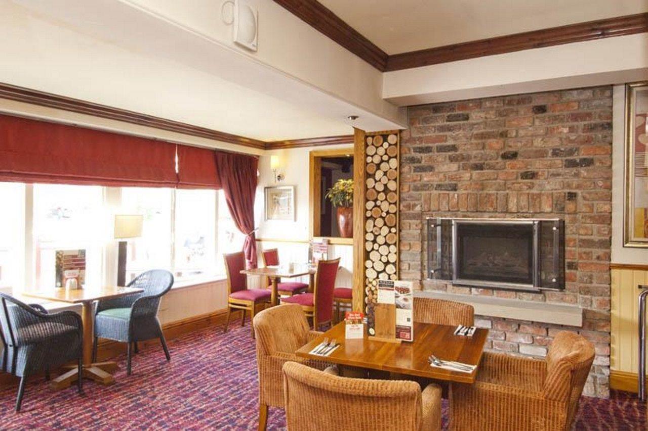 Premier Inn Huddersfield Central Extérieur photo