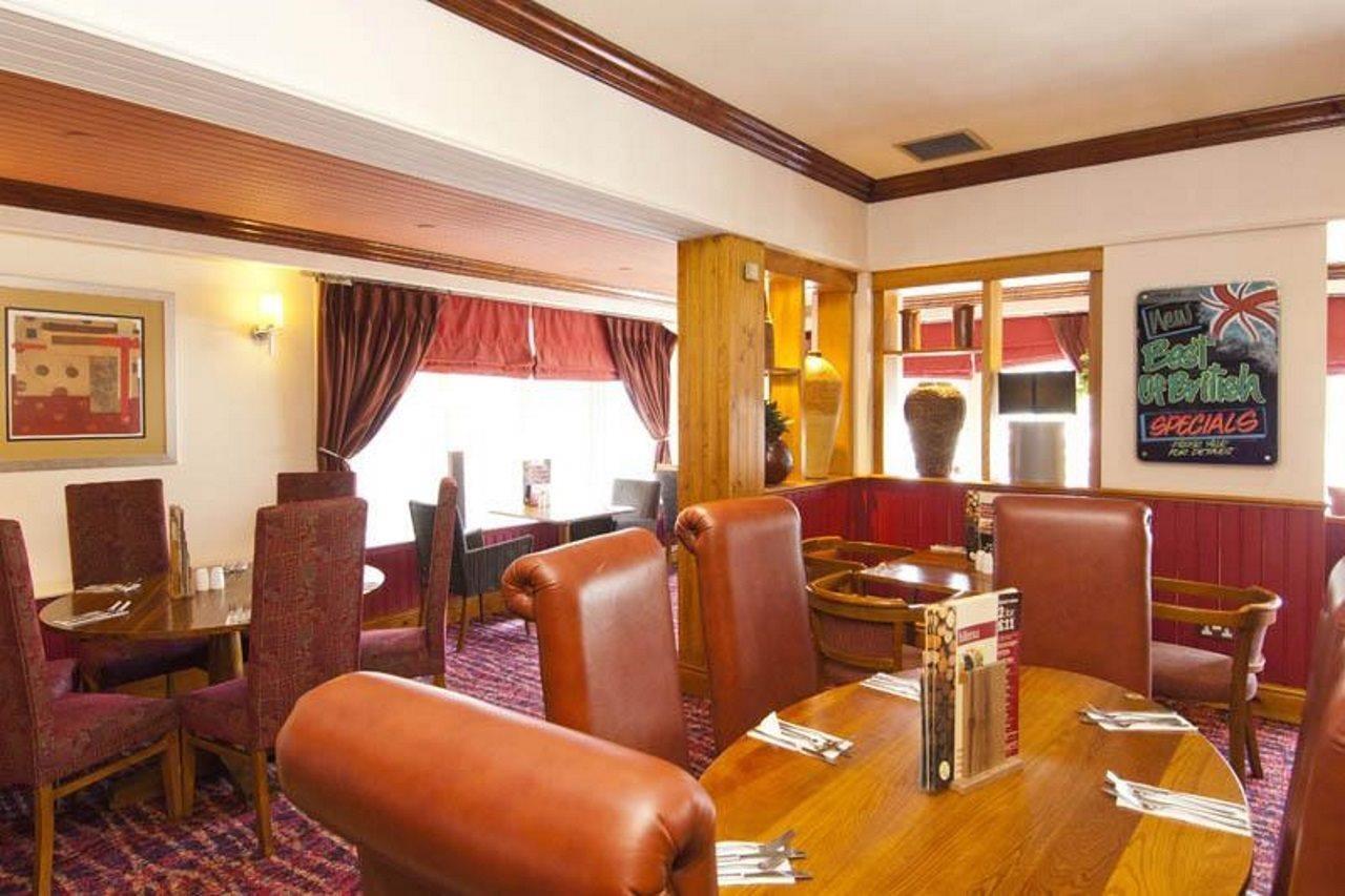 Premier Inn Huddersfield Central Extérieur photo