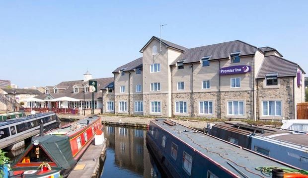 Premier Inn Huddersfield Central Extérieur photo